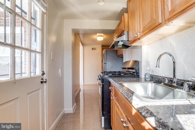 Building Photo - 1889 Alabama Ave SE