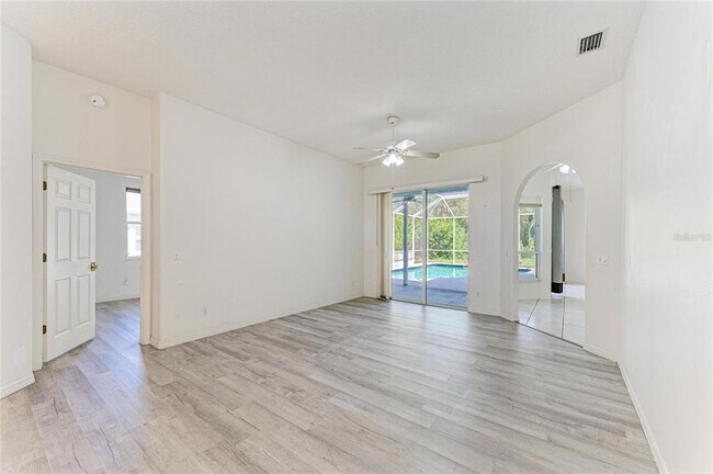 Building Photo - 4805 76th Ct E