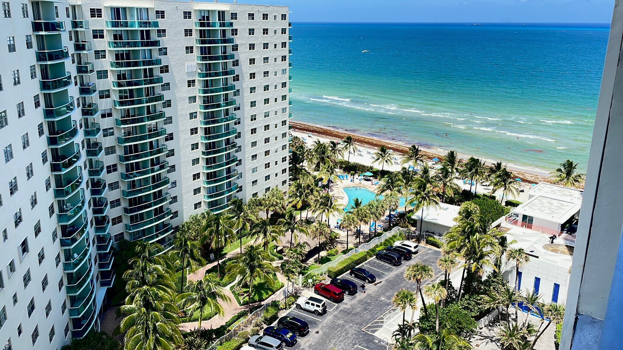 Building - 4001 S Ocean Dr