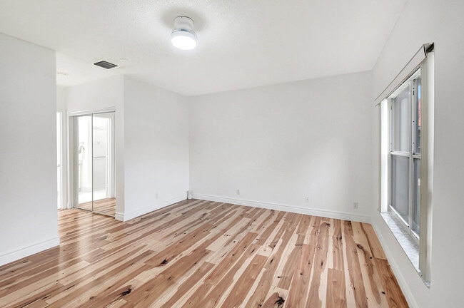 Building Photo - 6340 Long Key Ln