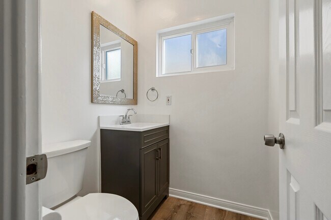 Building Photo - 2516 Voorhees Ave