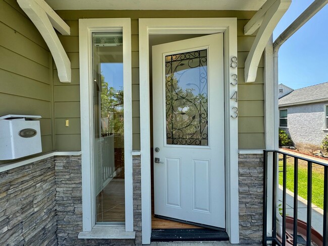 Building Photo - 8343 DUNBARTON - SHORT TERM LEASES AVAILABLE , NEWER*4 BD*3BA*TOWNHOME*PRIVATE YARD*WASHER/DRYER*