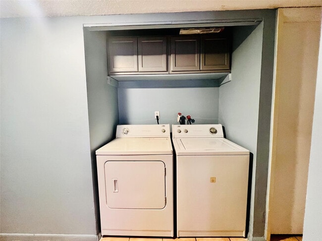 Building Photo - 21440 NW 40th Cir Ct