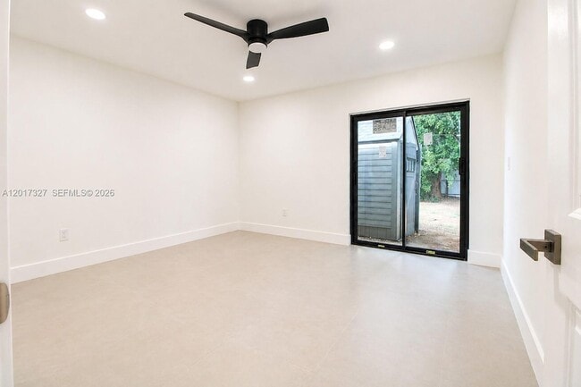 Building Photo - 10088 SW 143rd Ct