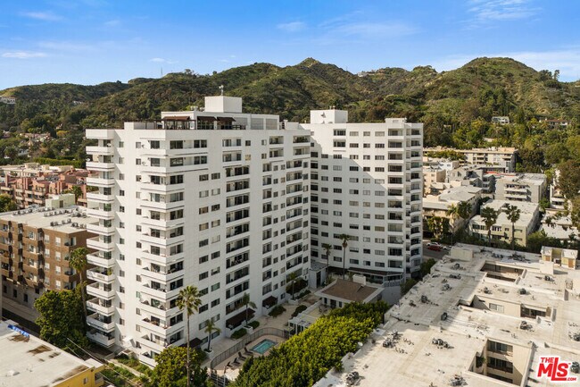 Building Photo - 7250 Franklin Ave