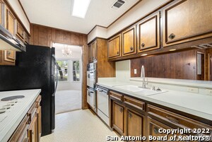 Building Photo - 3622 Pinebluff Dr