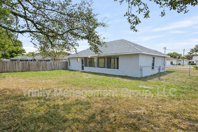 Building Photo - 10348 Belltower St