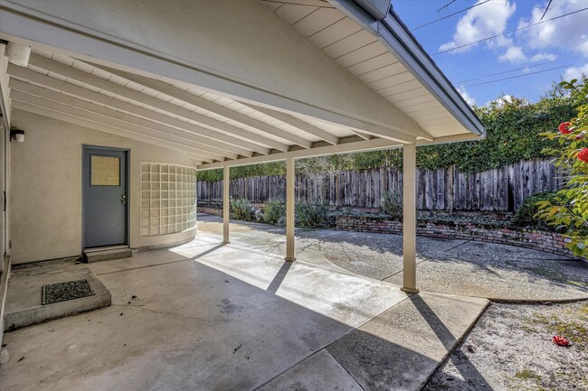 Building Photo - Tons of Space l Great Schools l Prime Sili...
