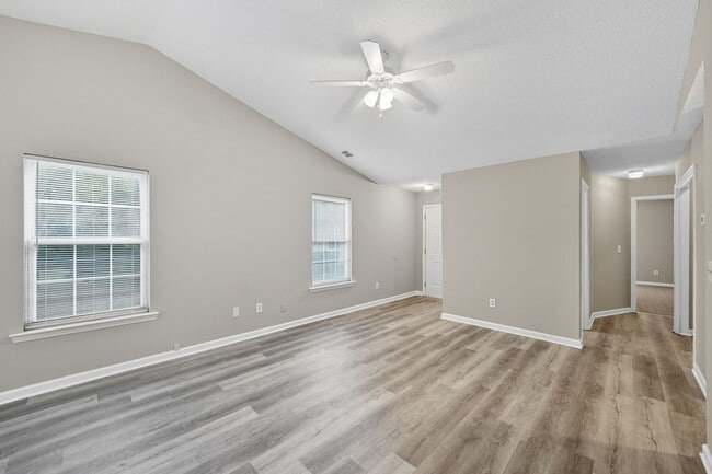 Building Photo - 273 Cottonwood Creek Cir