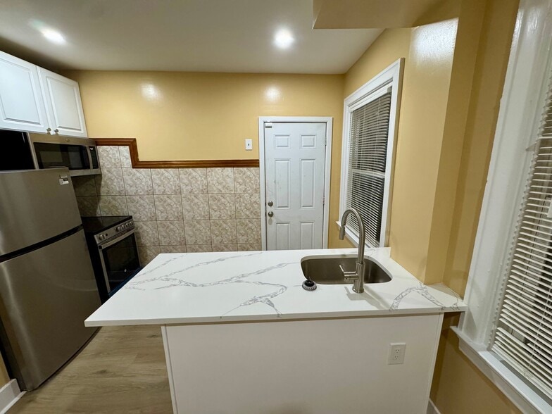 Building Photo - 4927 Wissahickon Ave