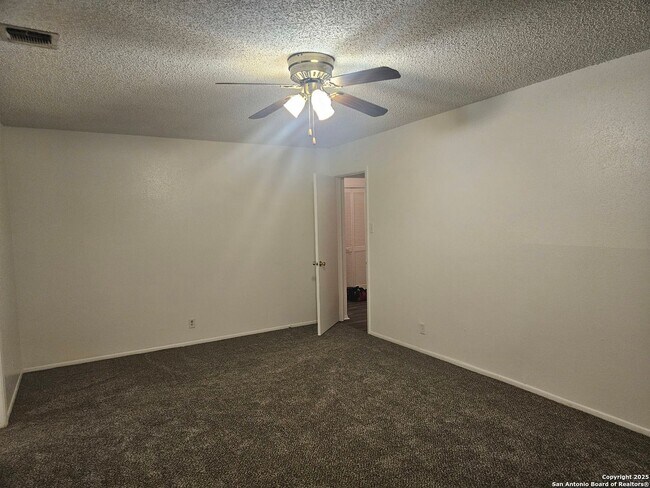 Building Photo - 4679 Misty Run Dr