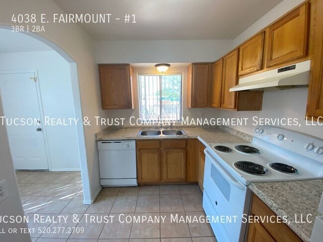 Building Photo - 4038 E. FAIRMOUNT-#1