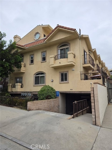 Building Photo - 10220 Samoa Ave