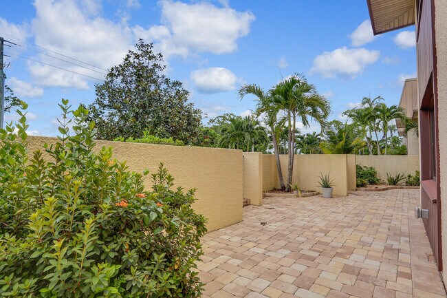 Building Photo - 1800 SE St Lucie Blvd