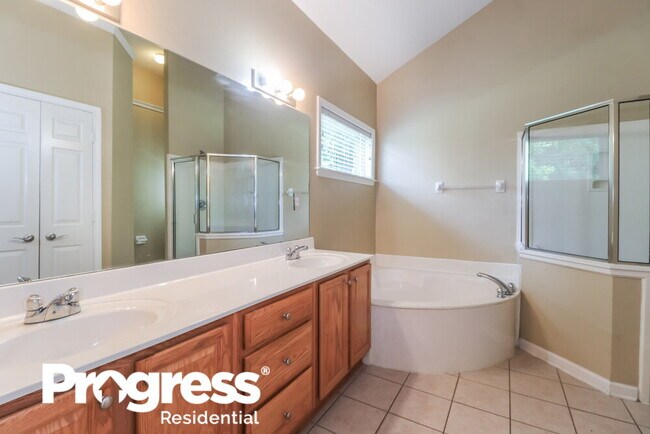Building Photo - 9979 Misty Elm Dr