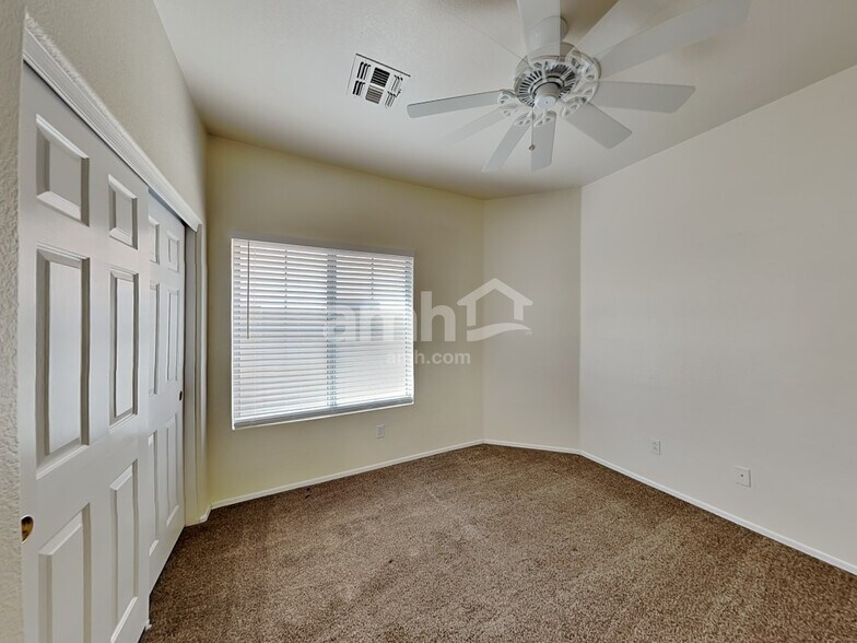 Building Photo - 40738 N Robinson Dr