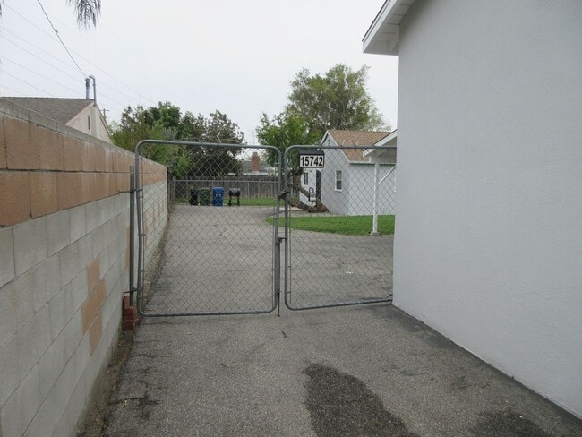 Building Photo - Reduced PRICE!!!  Adorable renovated Guest...