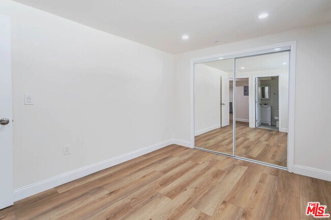 Building Photo - 4422 Melbourne Ave