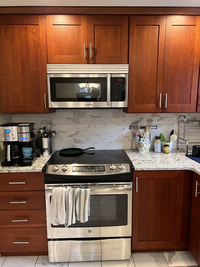 Building Photo - 27 Burlington Rd