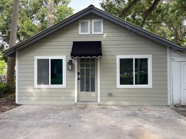 Building Photo - 6405 N 15th St