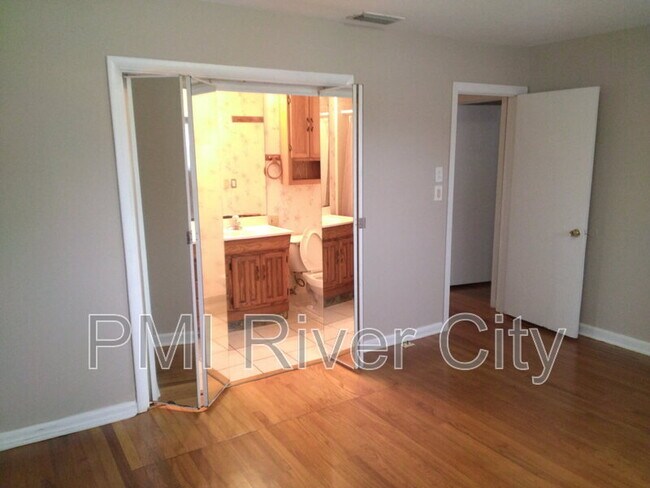 Building Photo - 2527 Emily Ln