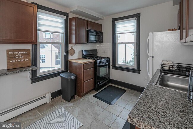 Building Photo - 357 Nassau St