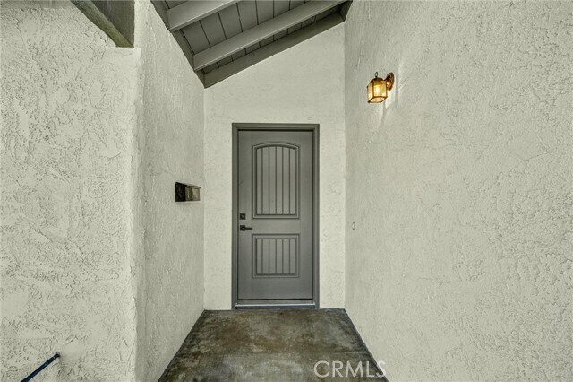 Building Photo - 4942 E Glenview Ave