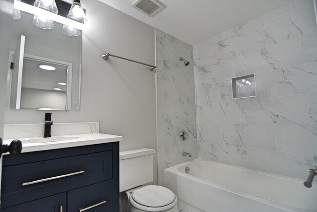 Building Photo - 4 Douglas Park