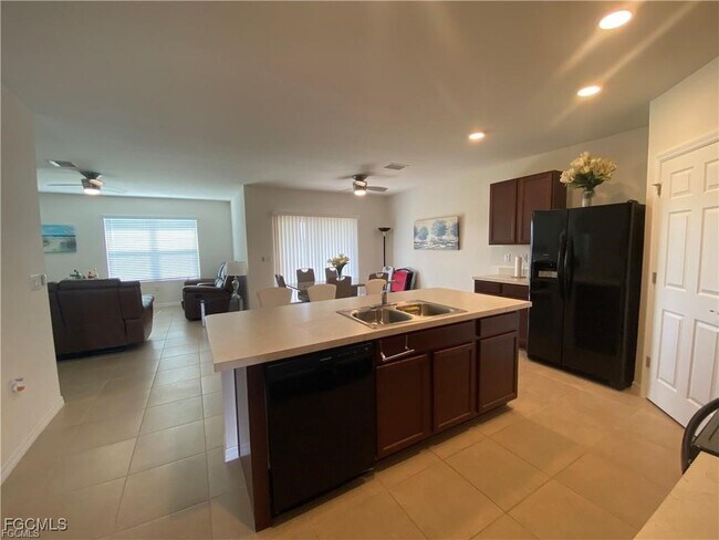 Building Photo - 10531 Canal Brook Ln