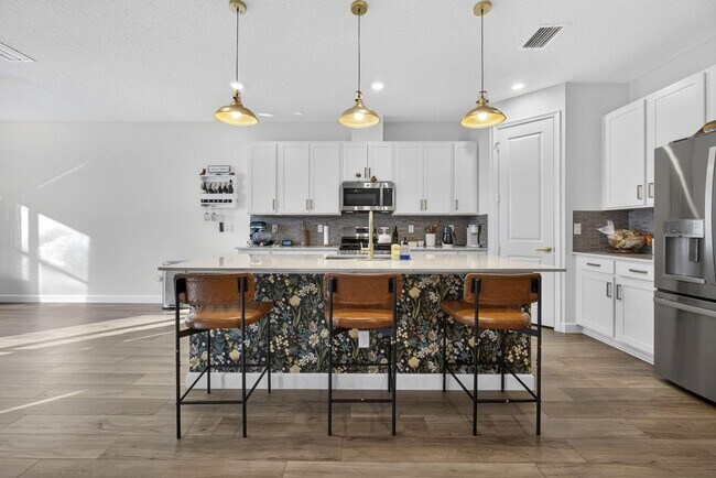 Building Photo - 1543 Stockbridge St