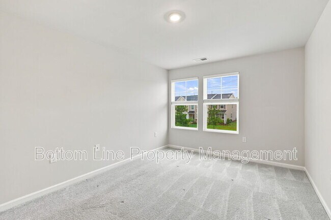 Building Photo - 2312 Kasota Ln