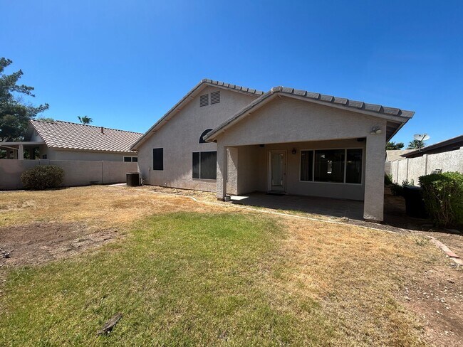 Building Photo - 3861 E Redfield Ct