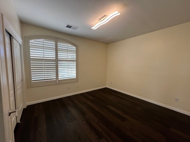 Building Photo - 10818 Cypress Falls Ave