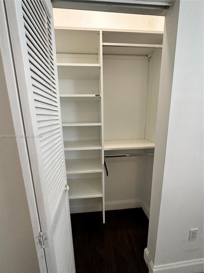 Building Photo - 1330 Drexel Ave