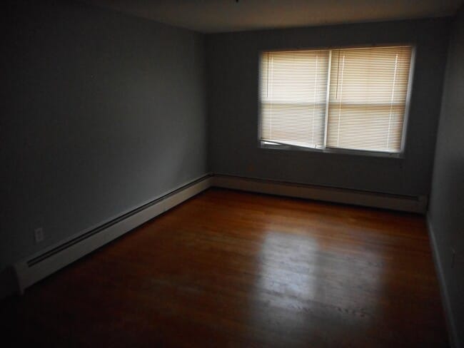 Building Photo - 116 N Union Ave