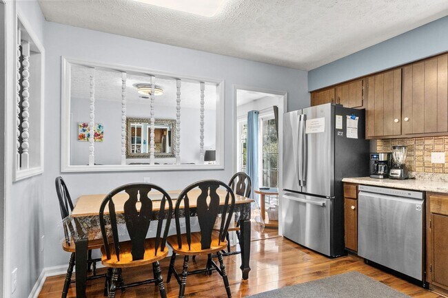 Building Photo - 4 Bed/2 Bath Furnished Single Family Home in Surfside 1 Mile to the Beach By Golf Cart!