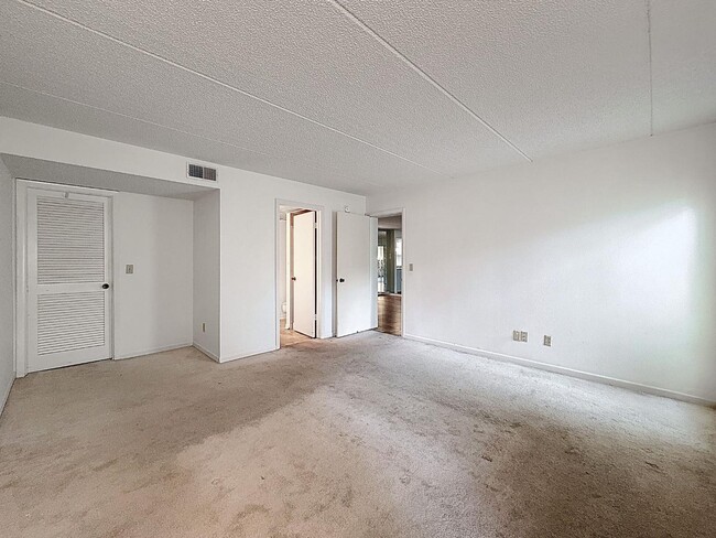 Building Photo - 1200 Tarpon Woods Blvd