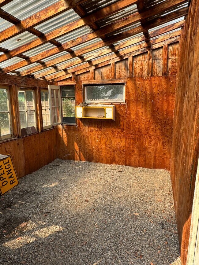 Building Photo - 1005 N Wildcat Way