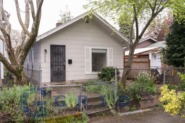 Building Photo - 3929 N Albina Ave