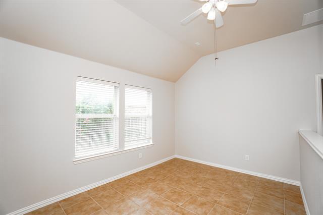 Building Photo - 1424 Canary Dr