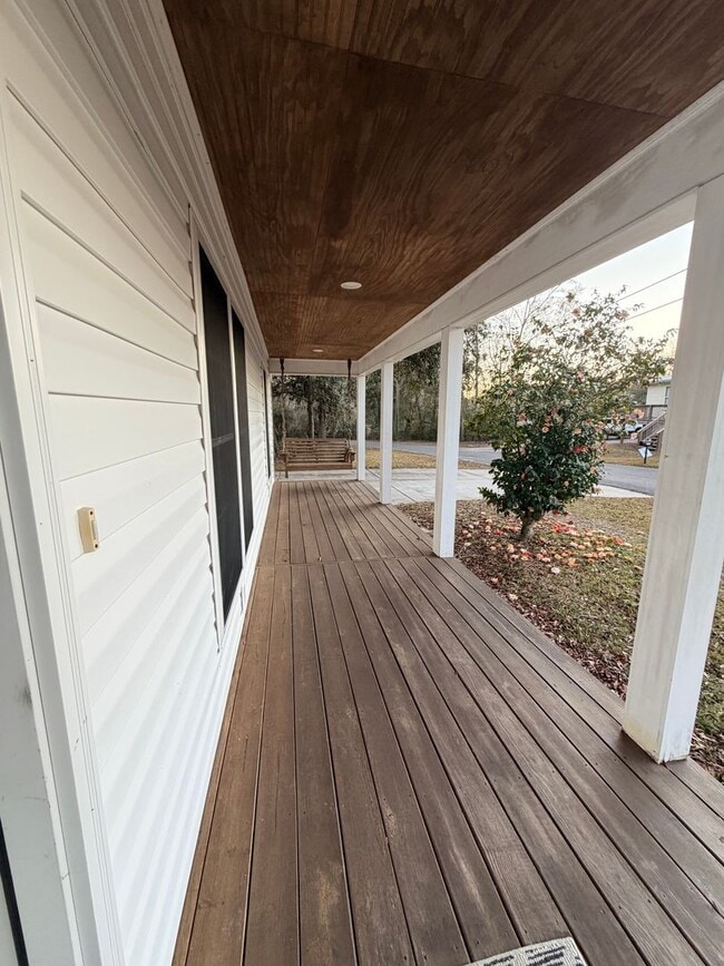 Building Photo - 3/2 Pascagoula