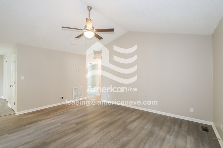 Building Photo - 448 Bussey Ave