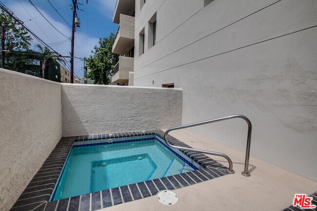 Building Photo - 124 Idaho Ave