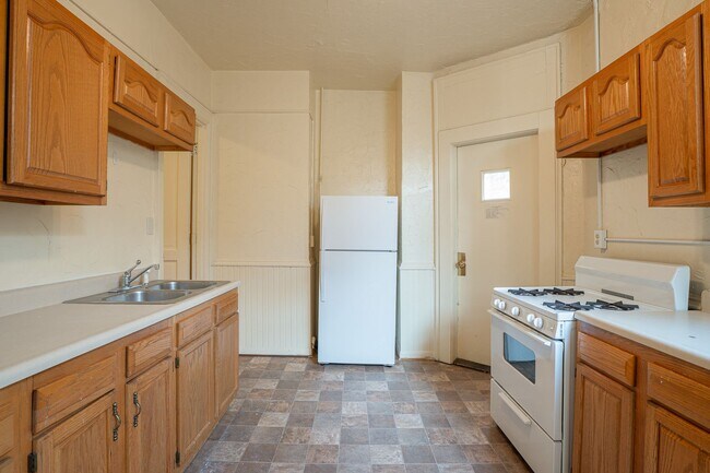 Building Photo - Comstock