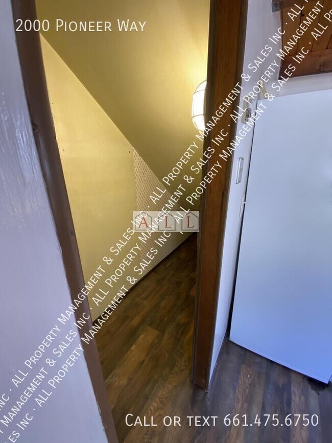 Building Photo - 2000 Pioneer Way