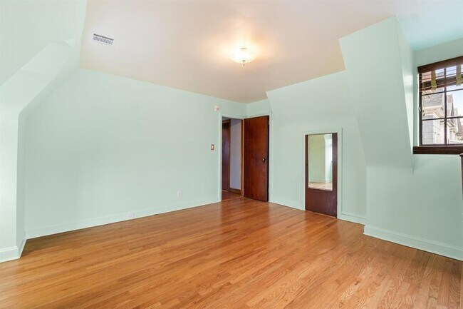 Building Photo - 2314 Palisade Ave