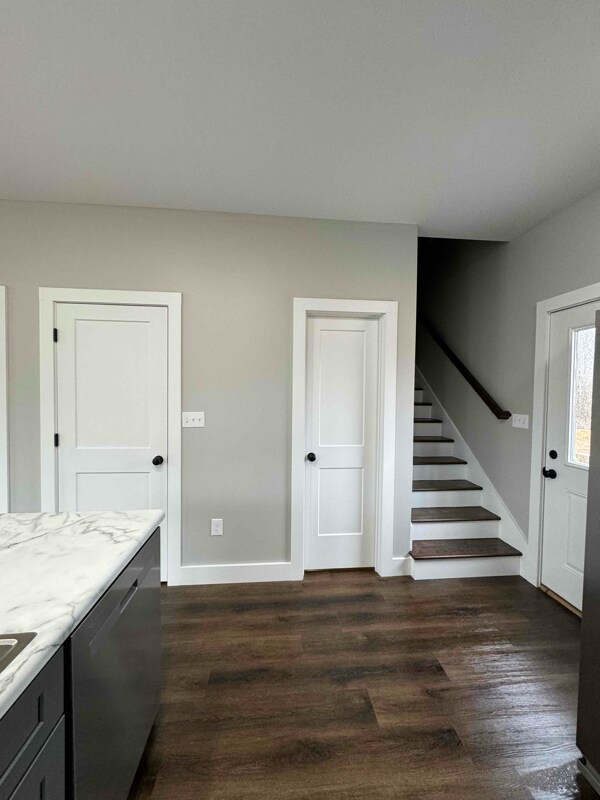 Building Photo - 56 Holloway Dr