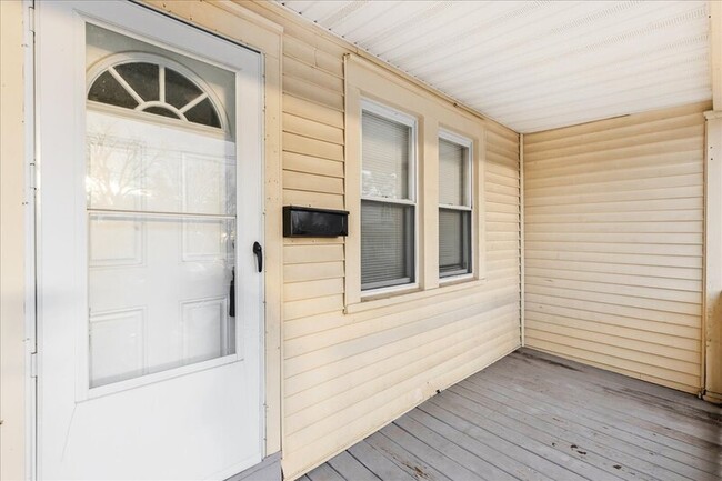 Building Photo - 505 Wood St