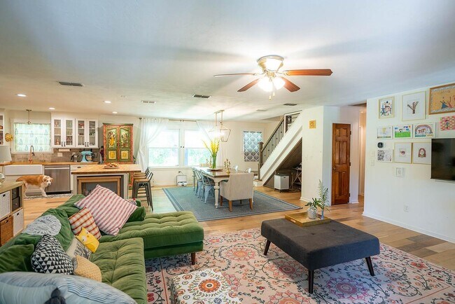 Building Photo - 3276 Shannon Lakes Dr N