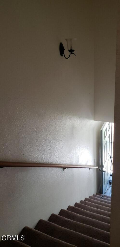 Building Photo - 102 E Ventura St